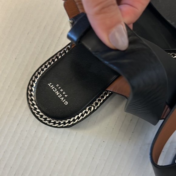 Givenchy leather chain trim sandals - Picture 6 of 7